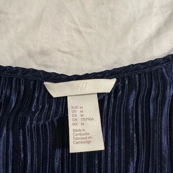 H&M Dress - Picture 2 of 2